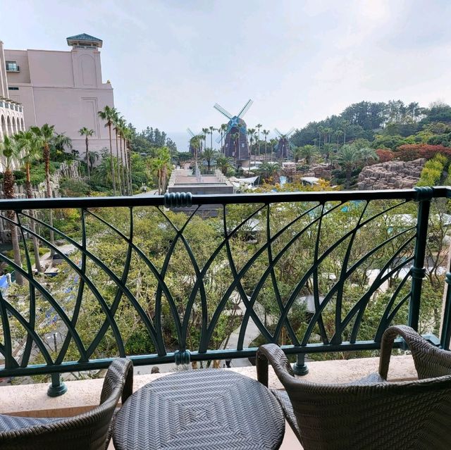 멋진 조경과 힐링하기 좋은 제주 롯데호텔 🏨 - 프리미어 가든뷰, 오션뷰, 수영장, 브런치
