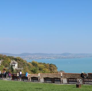 หมู่บ้าน Tihany บนทะเลสาบ Balaton ทะเลแห่งฮังการีที่ฉันเท่านั้นที่อยากรู้