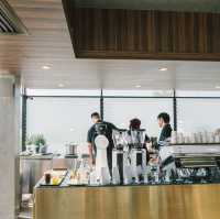 Takara Cafe and Wong Bar บางแสน
