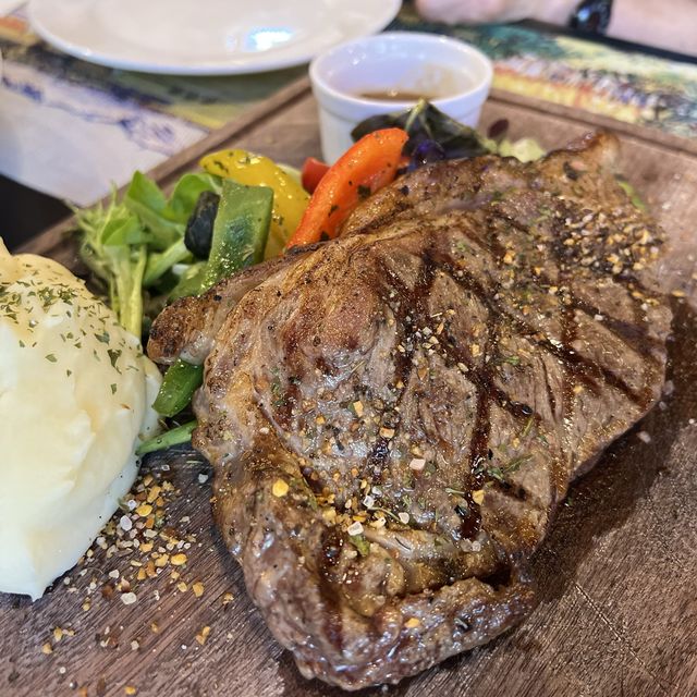 走進如畫廊般的餐廳享用意大利餐