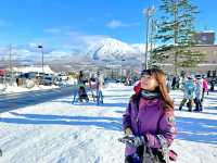 Snowboard 初體驗-租雪具篇(好好彩，好清楚睇到成個羊蹄山）