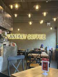 📍屯門碼頭海濱cafe☕️好食又好chill😚漫活之選✅必點手撕德國鹹豬手薄餅🍕+雲尼拿雪糕加百利甜酒🍨