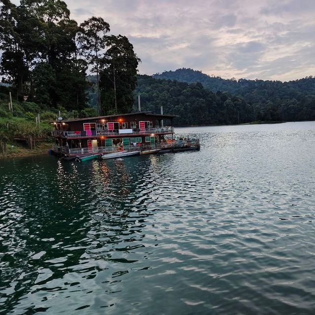 Tasik Kenyir: Escape to Nature