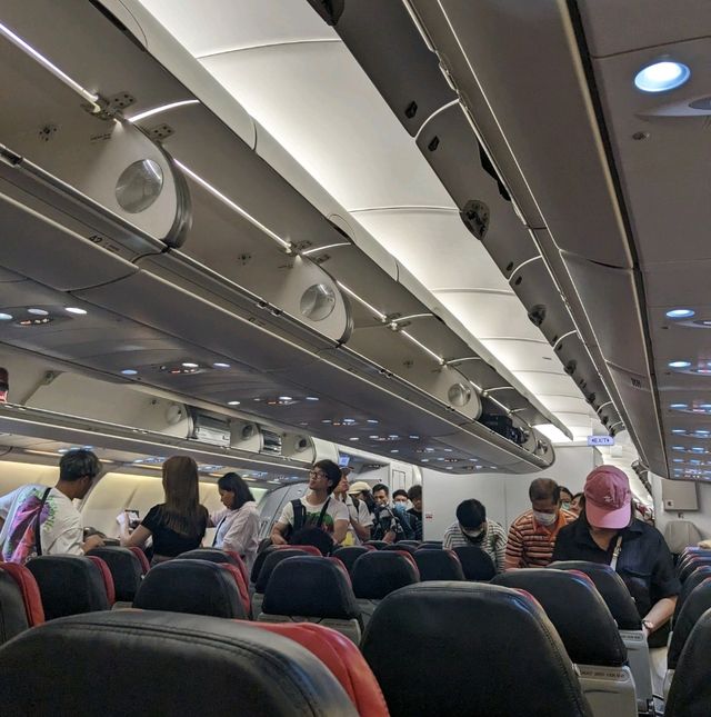 スワンナプーム国際空港は、２４時間お買い物出来るし、ラウンジが使えて、とっても便利で綺麗な空港