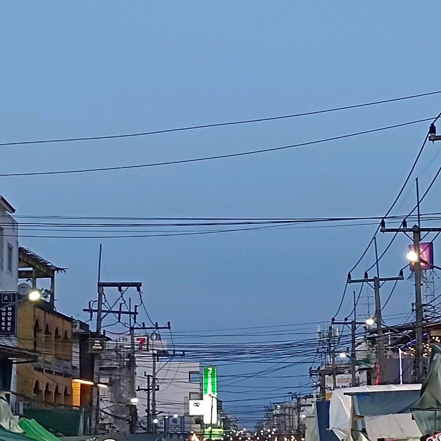 ช้อป ชิล ถนนคนเดินตลาดโต้รุ่ง@หัวหิน