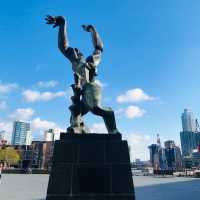 荷蘭🇳🇱鹿特丹Rotterdam 🏋️‍♀️🤸🏻具有故事意義歷史文化的雕像📌 The Destroyed City