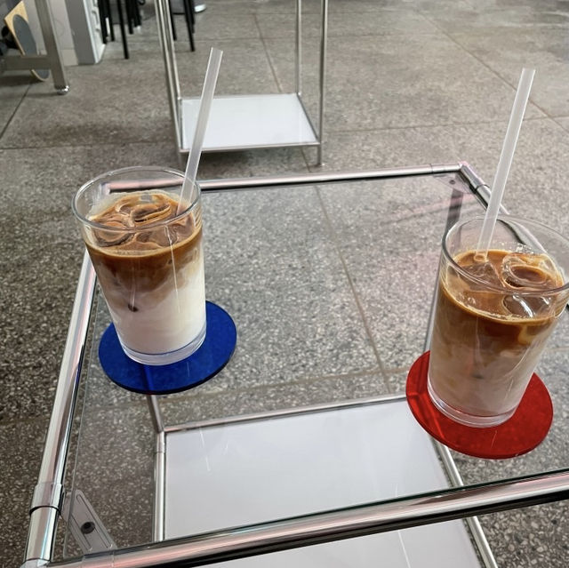 대구 약령시 안에 이렇게 힙한 카페가?!👀 잽엔헨리