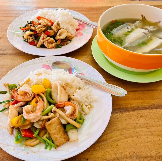 ก๋วยเตี๋ยวต้มยำ อาหารตามสั่ง เด็ดจริง