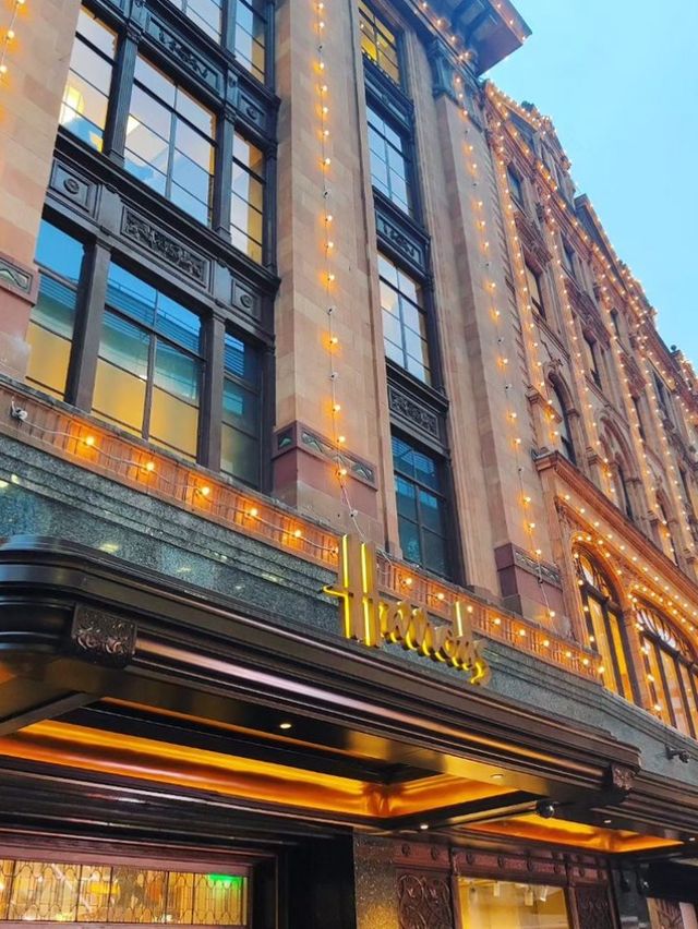 「英國必去打卡點」- Harrods百貨公司：奢華宮殿般的購物體驗，專賣高檔奢侈品牌