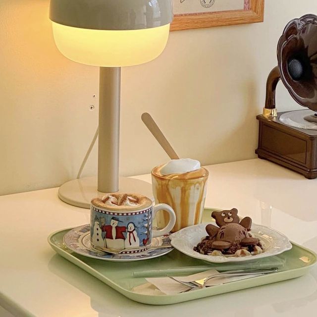 Cafe Hush：市中心明亮舒適，服務印象深刻