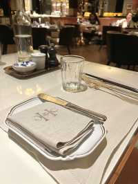 香港瑰麗酒店高級港式餐廳-Holt’s Cafe