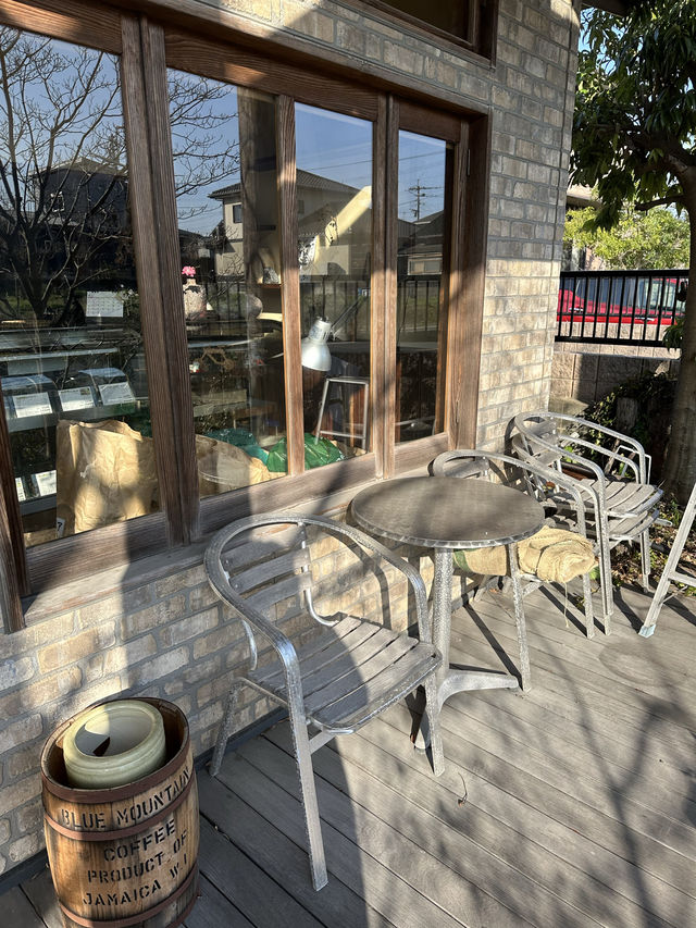 温かみのあるカフェで至福の一杯〜