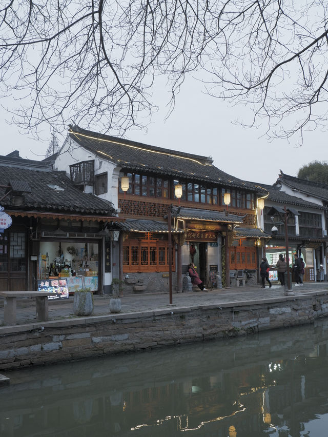 上海朱家角，夜景不要去放生橋，要去泰安橋