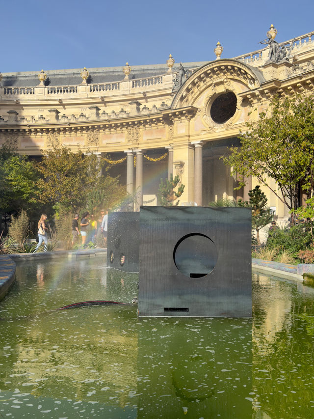 【パリ】まるで古代の神殿！幻想的すぎる無料インスタ映えスポット🇫🇷🕌🌿