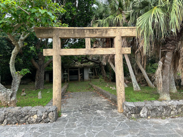 沖縄・石垣島。『オヤケアカハチの像と碑』
