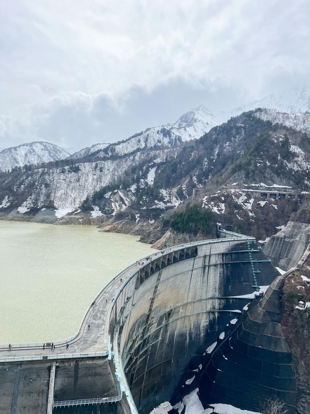 ไปเล่นหิมะกลางฤดูร้อนที่ Tateyama Alpine Route☃️