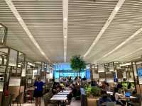 マレーシア　クアラルンプール観光　クアラルンプール空港プラザプレミアムラウンジは最高だぞ！