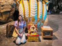 ถ้ำลอดมหาจักรพรรดิ์  "วัดหลวงพี่แซม" จังหวัดชลบุรี
