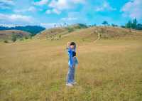 ถ่ายรูปเล่นที่ภูเขาหญ้า ระนอง