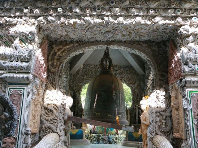 เที่ยวชมวัดล้านหอย Unseen Thailand 