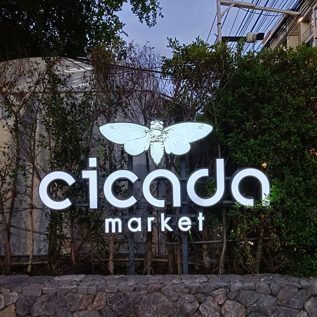 Cicada Market ตลาดนัดจั๊กจั่น หัวหิส