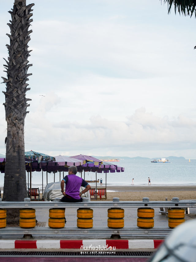 สัมผัสความสงบยามเช้าที่หาดพัทยา