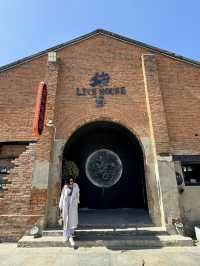 Zhengzhou's Hidden Gem: Explore the Creative Charm of Oil Factory Street