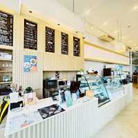 นั่งทำงานชิวๆที่ แคนทารี่ คิทเช่น กบินทร์บุรี