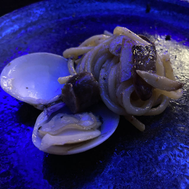 大推灣仔區有美食和現場樂隊的天台酒吧｜City Dancer Grill & Live Music Bar