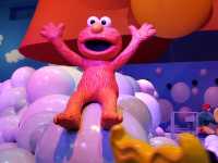 โซนสำหรับเด็กใน USJ : Elmo's Bubble Bubble