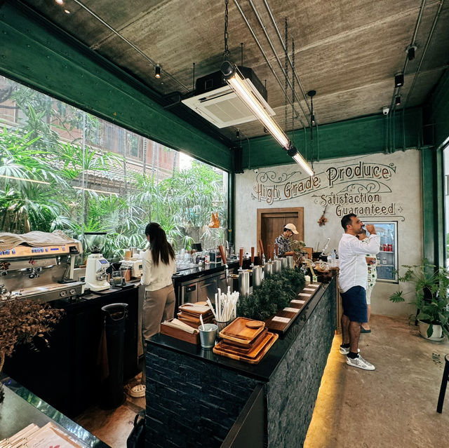 曼谷當地人推薦去的一間咖啡店☕️🌿