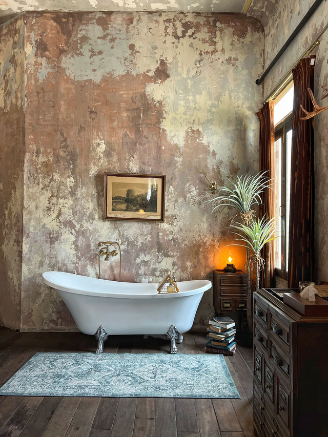 Bangkok's most instagrammable antique hotel