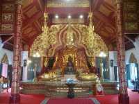ไหว้พระเจ้าเพชรมงคลมุนี  วัดกลางเวียง