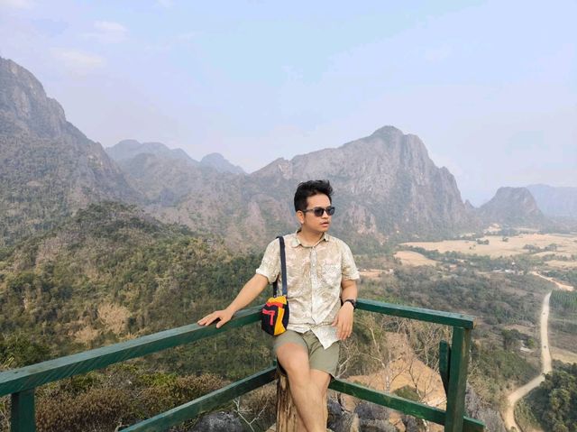 จุดชมวิวผาหนามไซ วังเวียง สปป.ลาว 🤟🤟