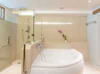 โรงแรมกะตะธานี ภูเก็ต บีช รีสอร์ท
