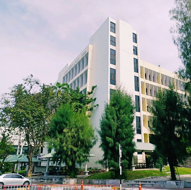 泰國曼谷大學校園景點:Ramkhamhaeng University，特色湖心廟宇建築，適合拍照📸打卡親子遊
