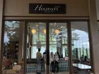 Holidays Treat cafe 