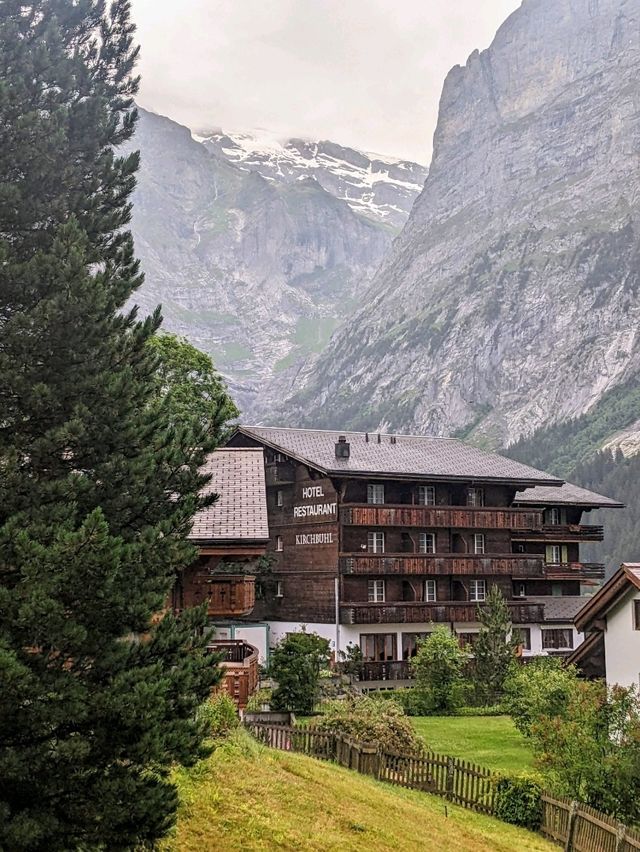 世界最美的山城，前往少女峰必經的仙氣小鎮：格林德瓦 Grindelwald 