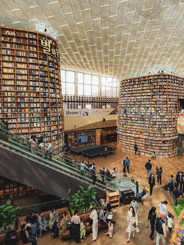 【韓国】ソウル🇰🇷星の庭🌌巨大図書館