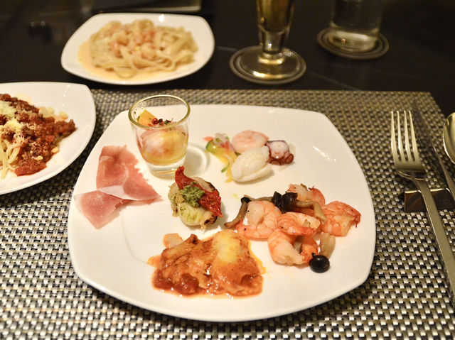 Luxurious Dinner Buffet at Hilton Tokyo🥂