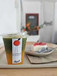 april flavors cafe