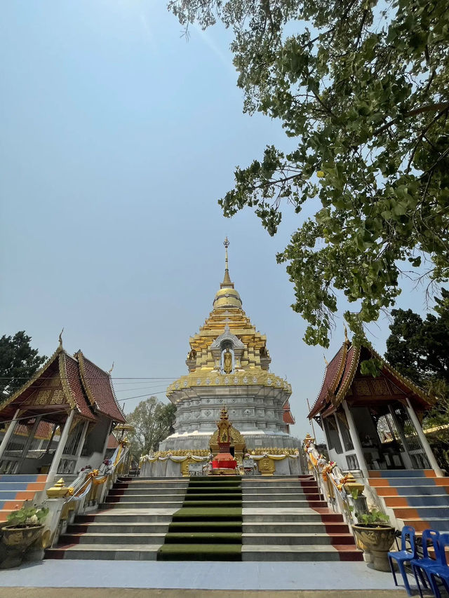 สักการะรอยพระพุทธบาท เสริมสิริมงคล