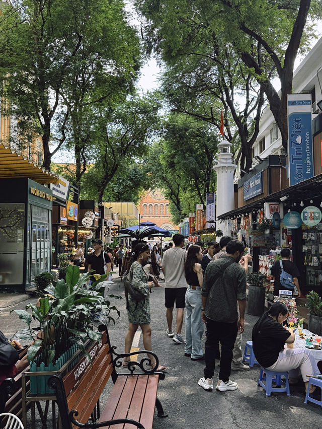 Ho Chi Minh City Book Street ถนนสายหนังสือ