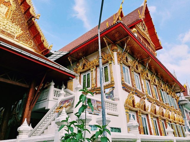 泰國曼谷市中心湄南河畔著名地標性寺廟景點:水門寺，適合拍照📸打卡冥想