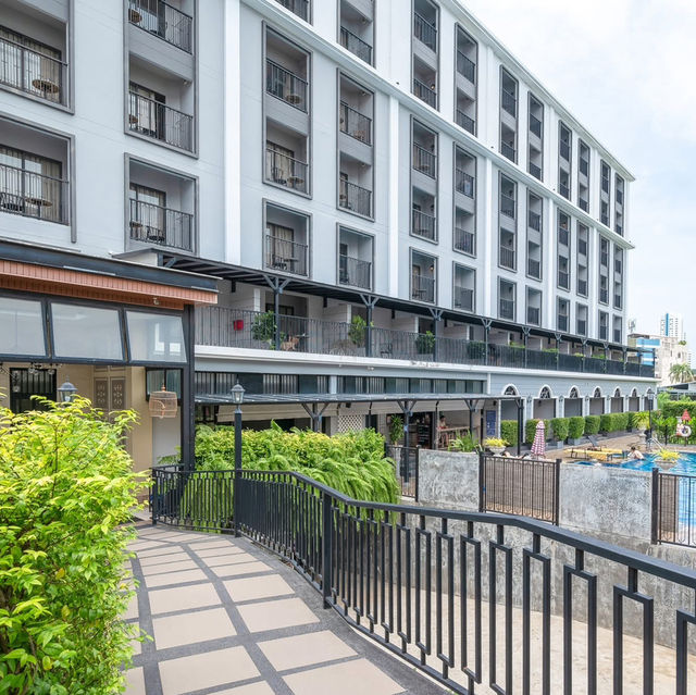 Sawaddi Patong Resort & Spa by Tolani 