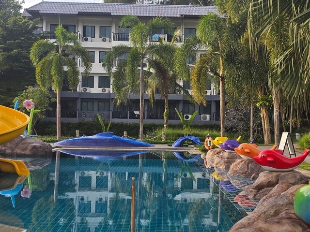 โรงแรมเขาหลักแอมเมอรัล บีช รีสอร์ท แอนด์ สปา