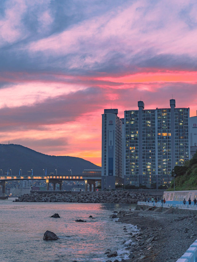 영도 흰여울문화마을의 불타는 노을🧡