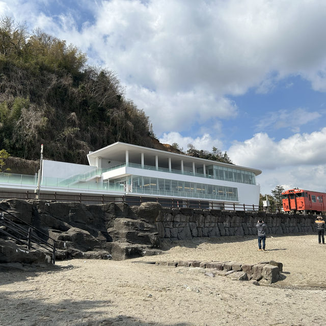 【義経岩】伝説が息づく神秘の岩