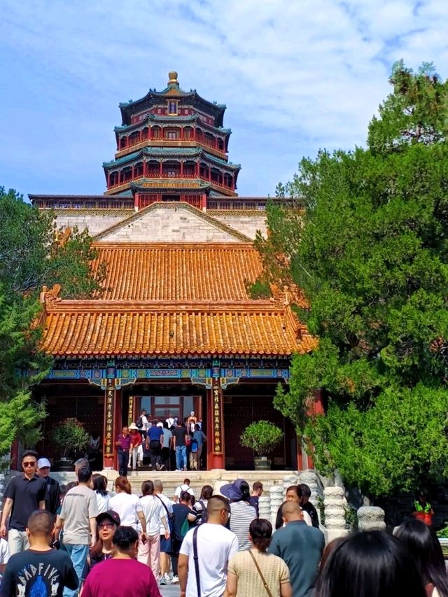 Exploring The Summer Palace in Beijing, a wonderful and relaxing experience! 