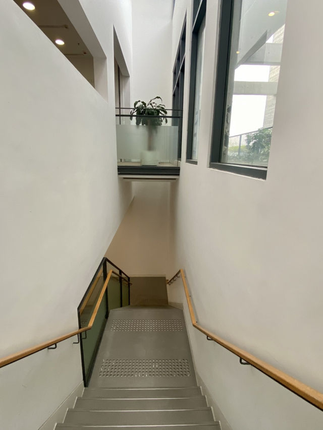 欣賞現代簡約建築美✨📚香港屏山圖書館✨